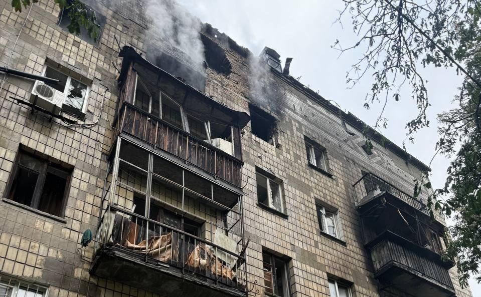 Обстріл Шевченківського району 7 травня. Фото: ДСНС