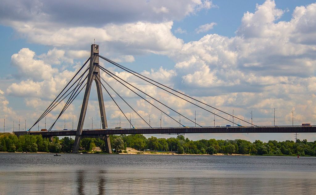 Новий ремонт мосту через Десенку: що роблять та як довго триватимуть роботи